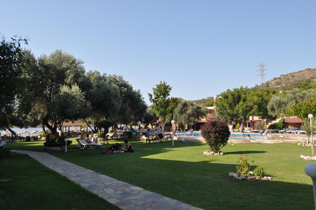 Club Mackerel Holiday Village Foca Exterior photo
