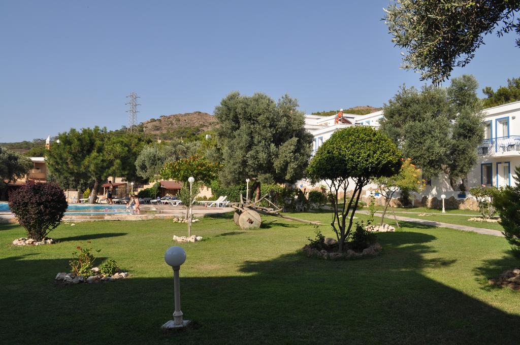 Club Mackerel Holiday Village Foca Exterior photo