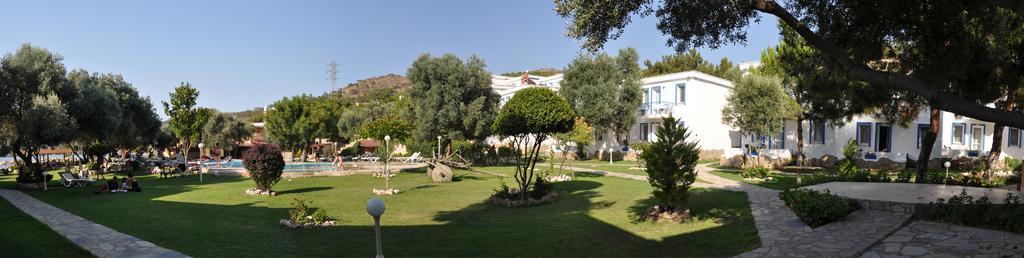 Club Mackerel Holiday Village Foca Exterior photo